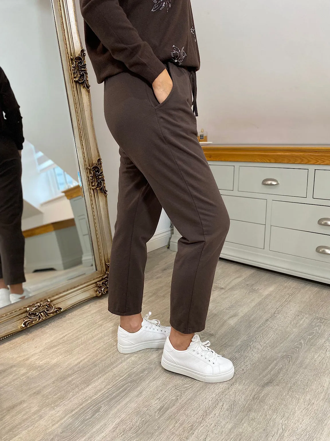 Chocolate Essential Joggers Stella