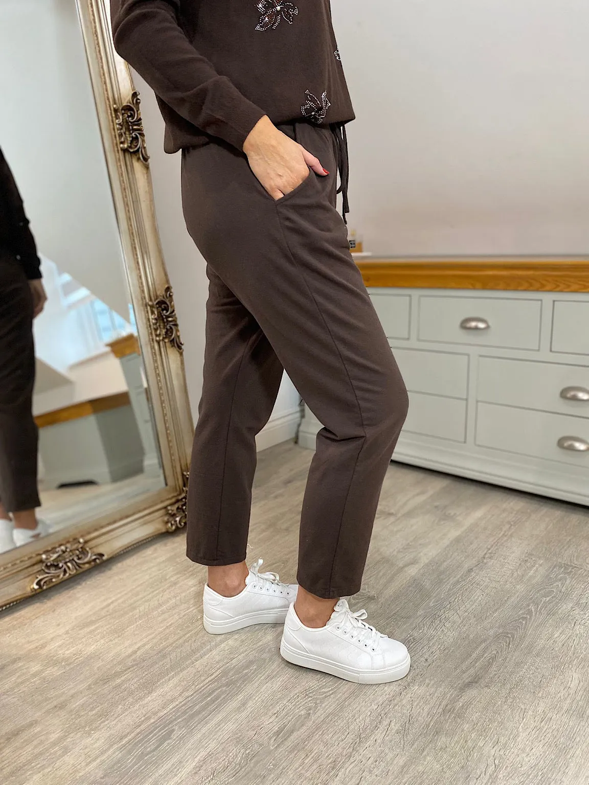 Chocolate Essential Joggers Stella