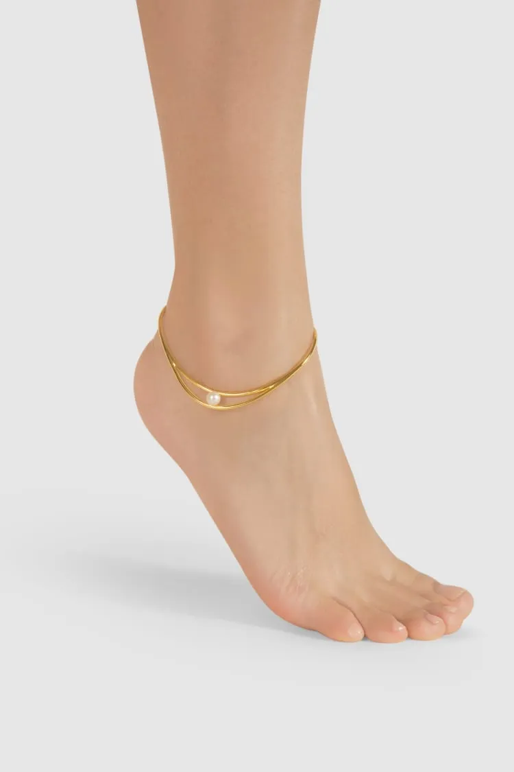 Gold ankle bracelet with pearl