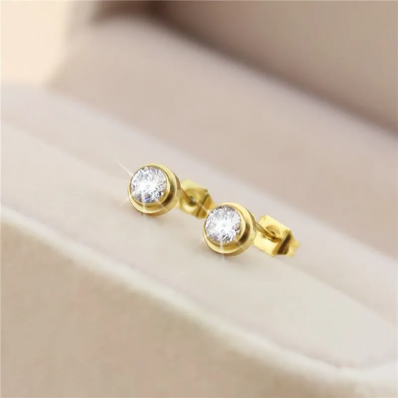 Minimal Zirconia Stud Earring - Gold