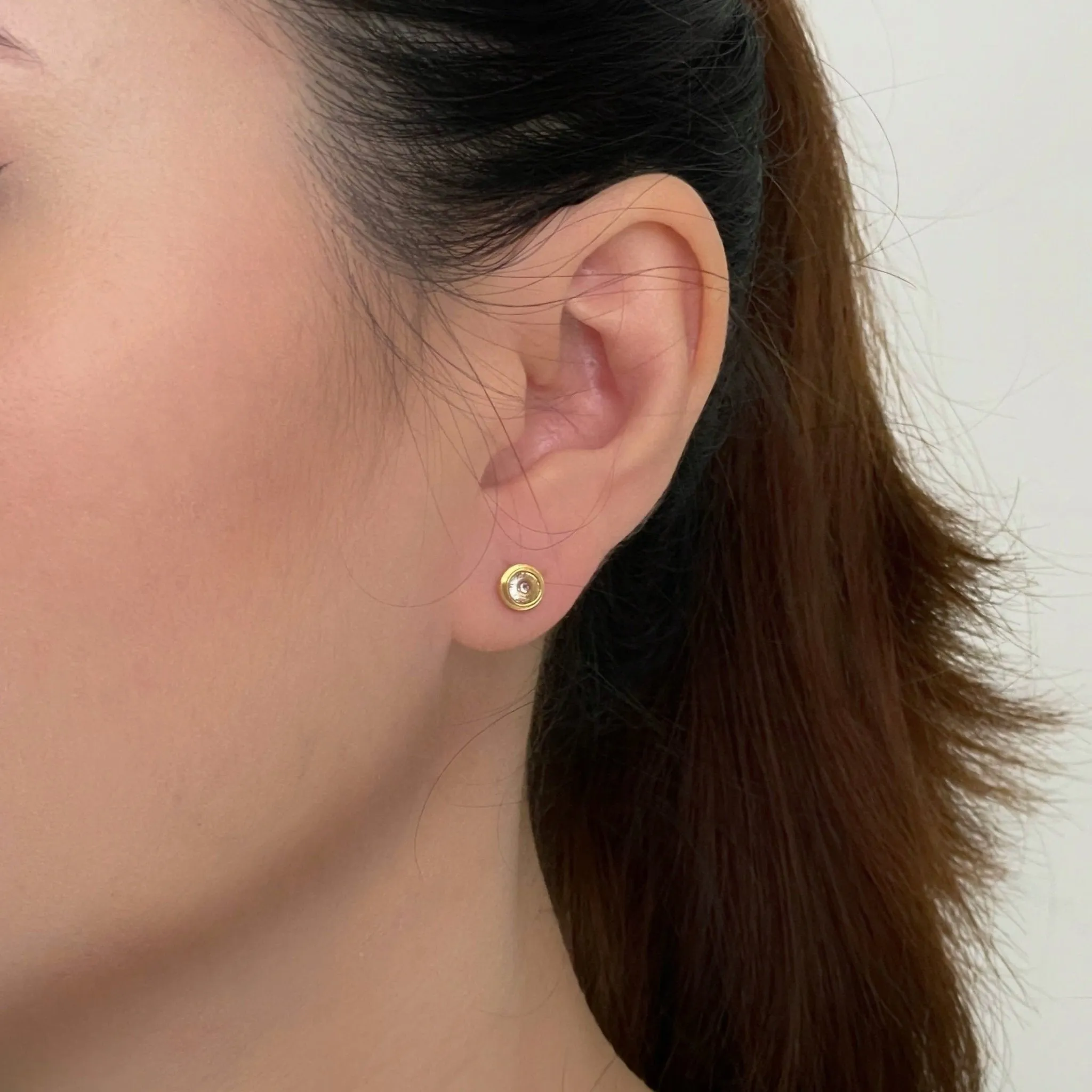 Minimal Zirconia Stud Earring - Gold