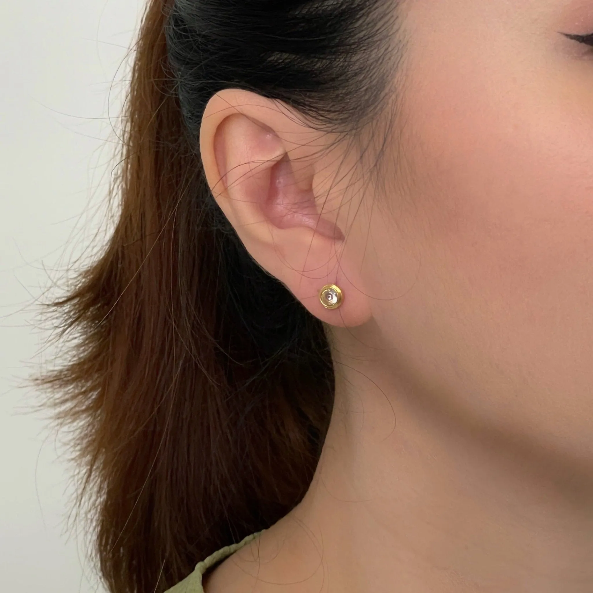 Minimal Zirconia Stud Earring - Gold