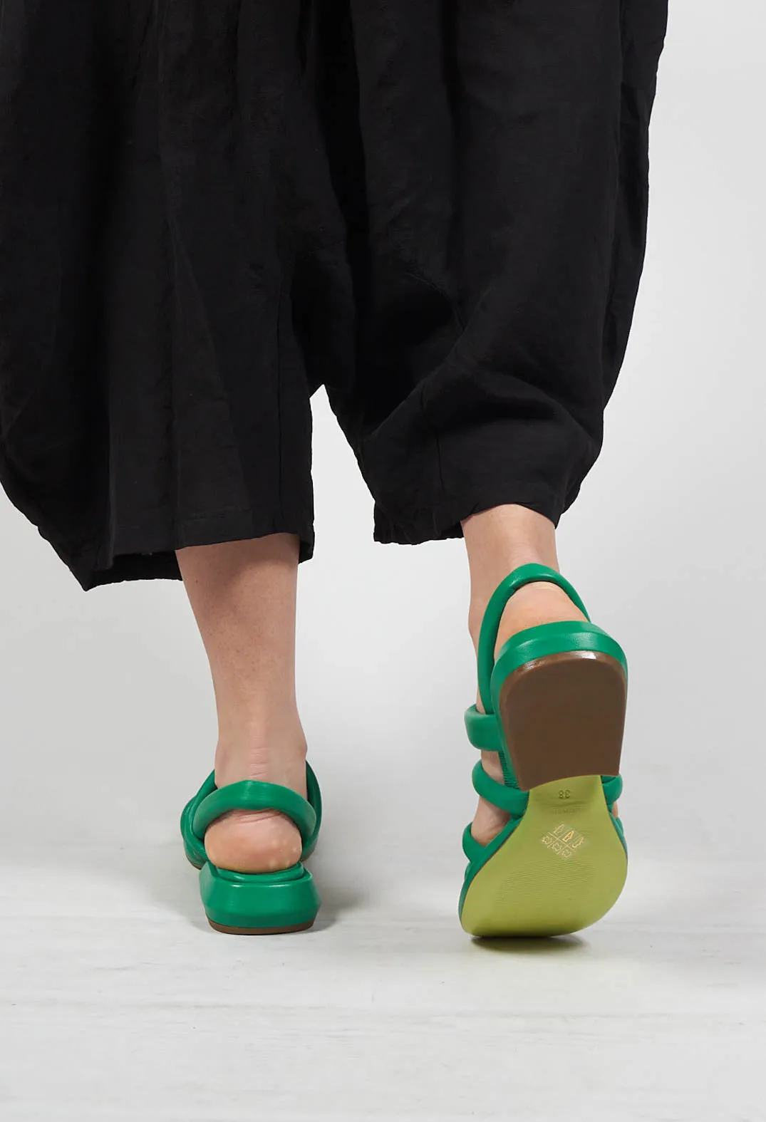 Strappy Sandals in Verde